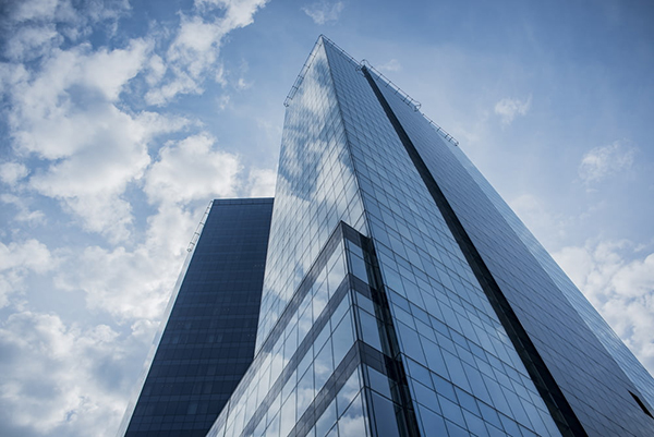 老旧建筑能耗监测改造方案,低成本实现能耗数字化(图1) low angle photo of high-rise building.jpg